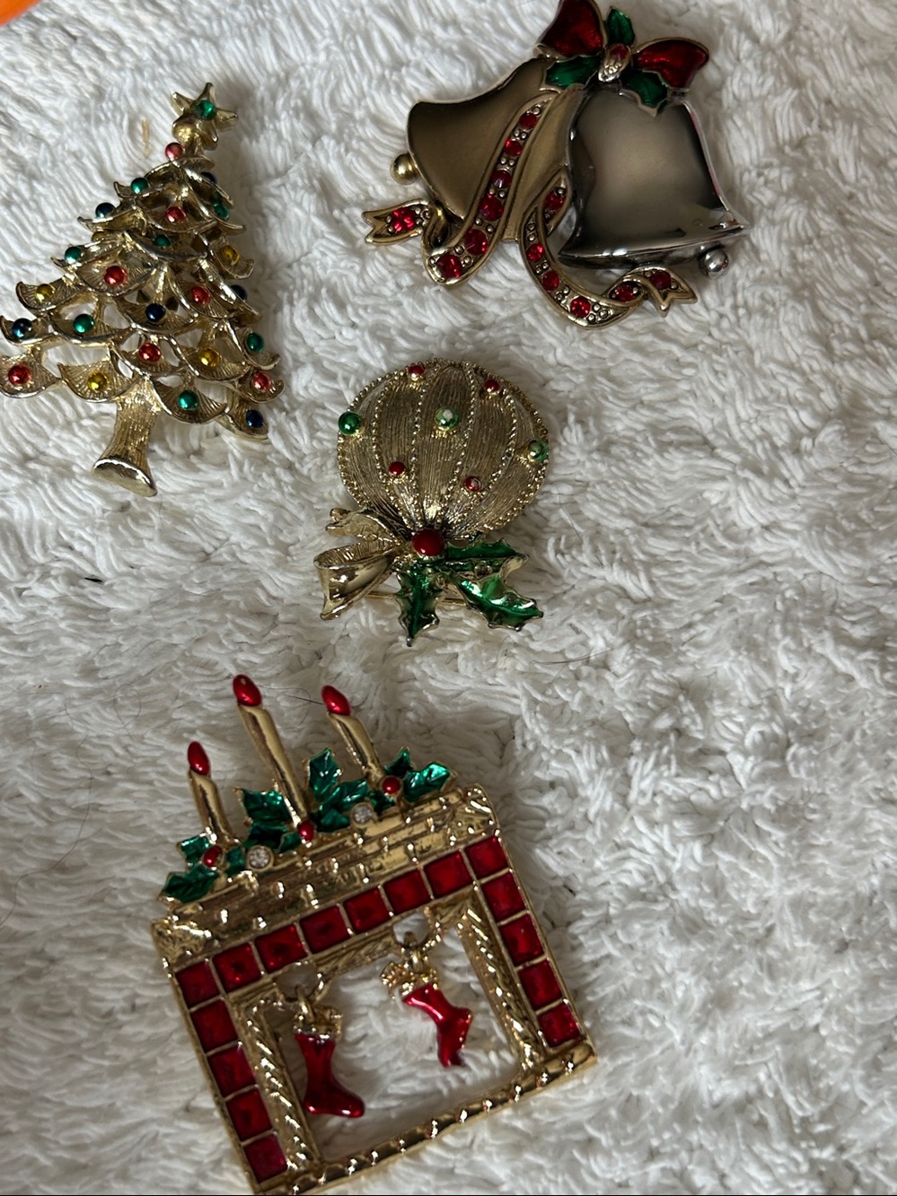 Christmas Brooch Lot